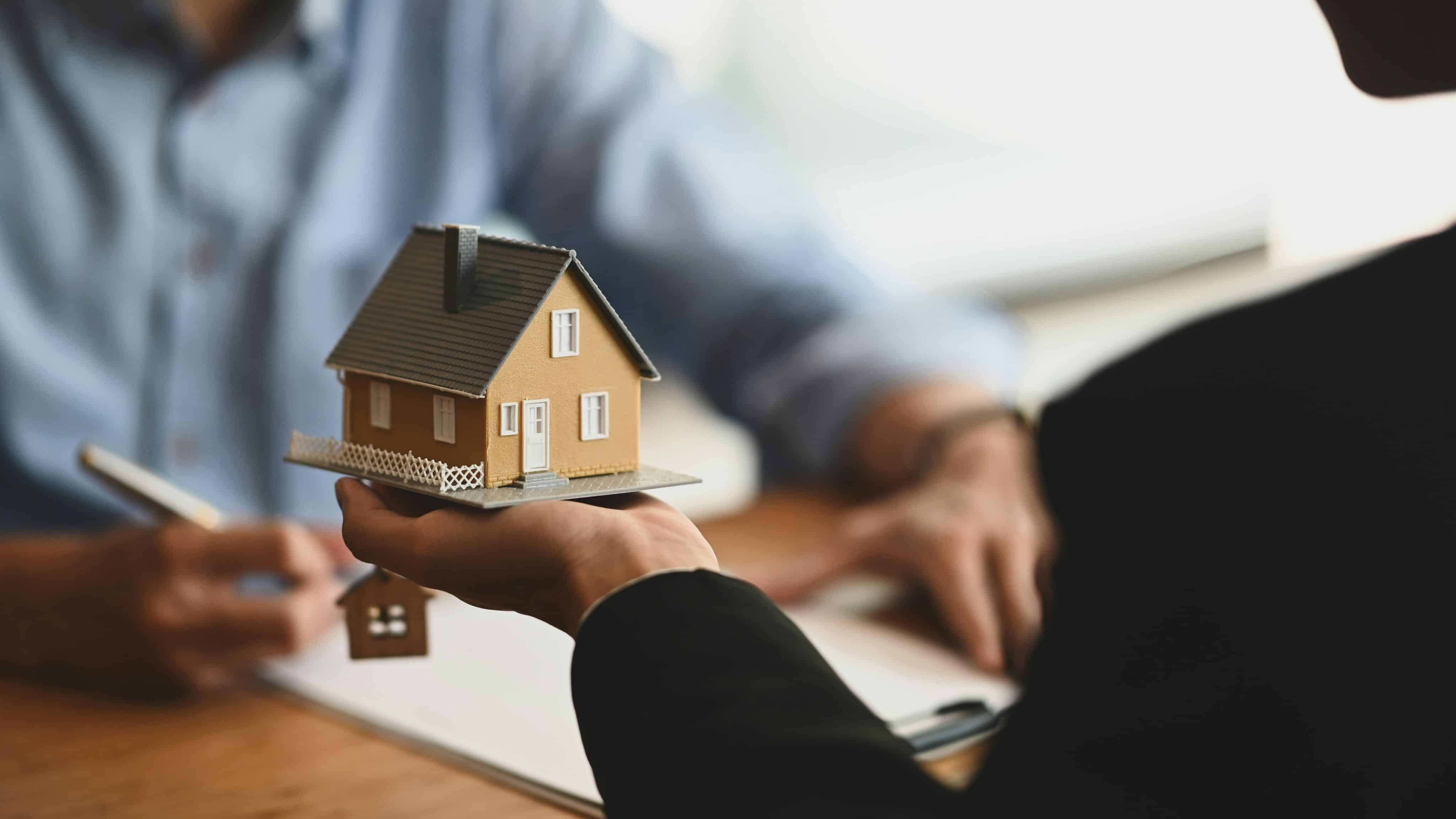 The Comprehensive Guide to Running a Successful Estate Sale a